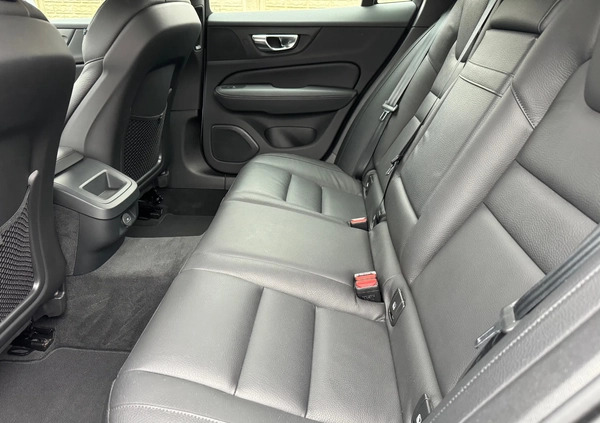 Volvo V60 cena 139999 przebieg: 120000, rok produkcji 2021 z Gdańsk małe 352
